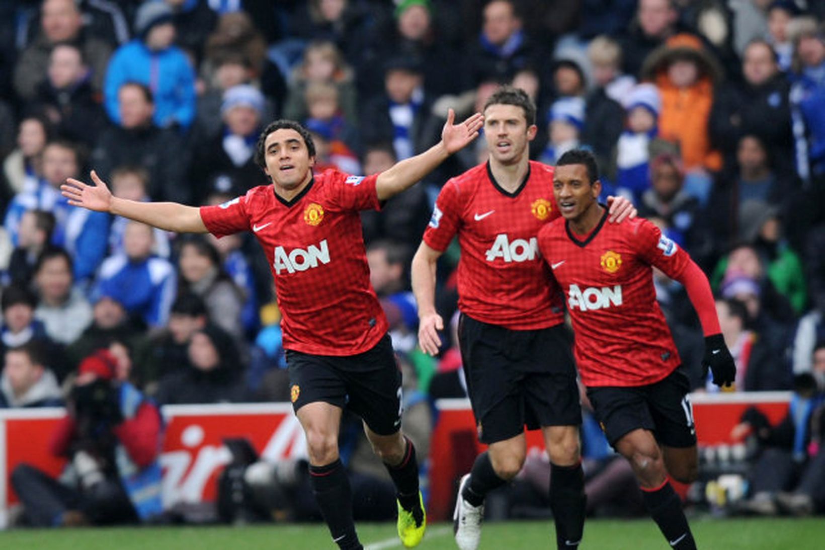 Rafael da Silva fagnar marki með Manchester United.