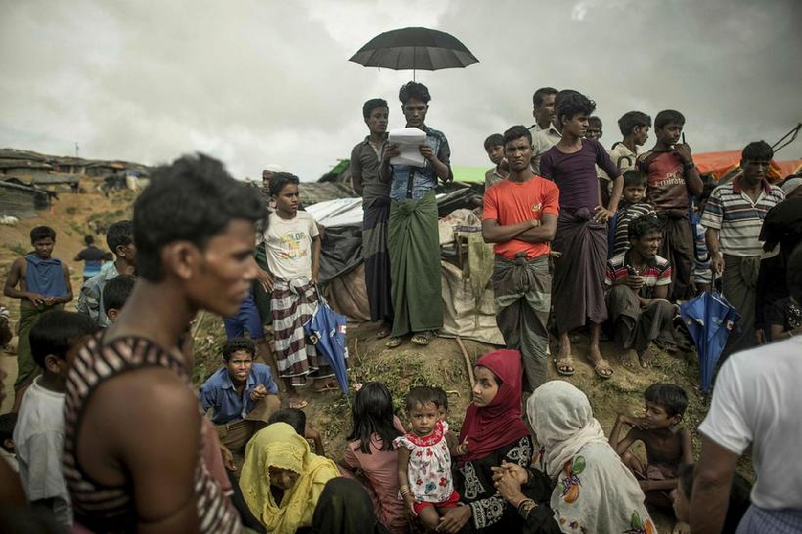 Rohingya-múslimar í flóttamannabúðum í Bangladess.