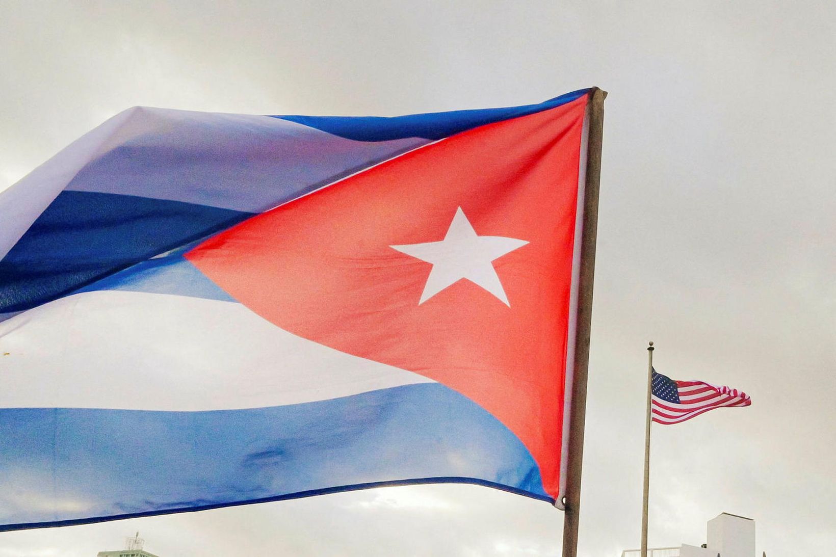 Ætla ekki að hindra för rússnesks olíuskips