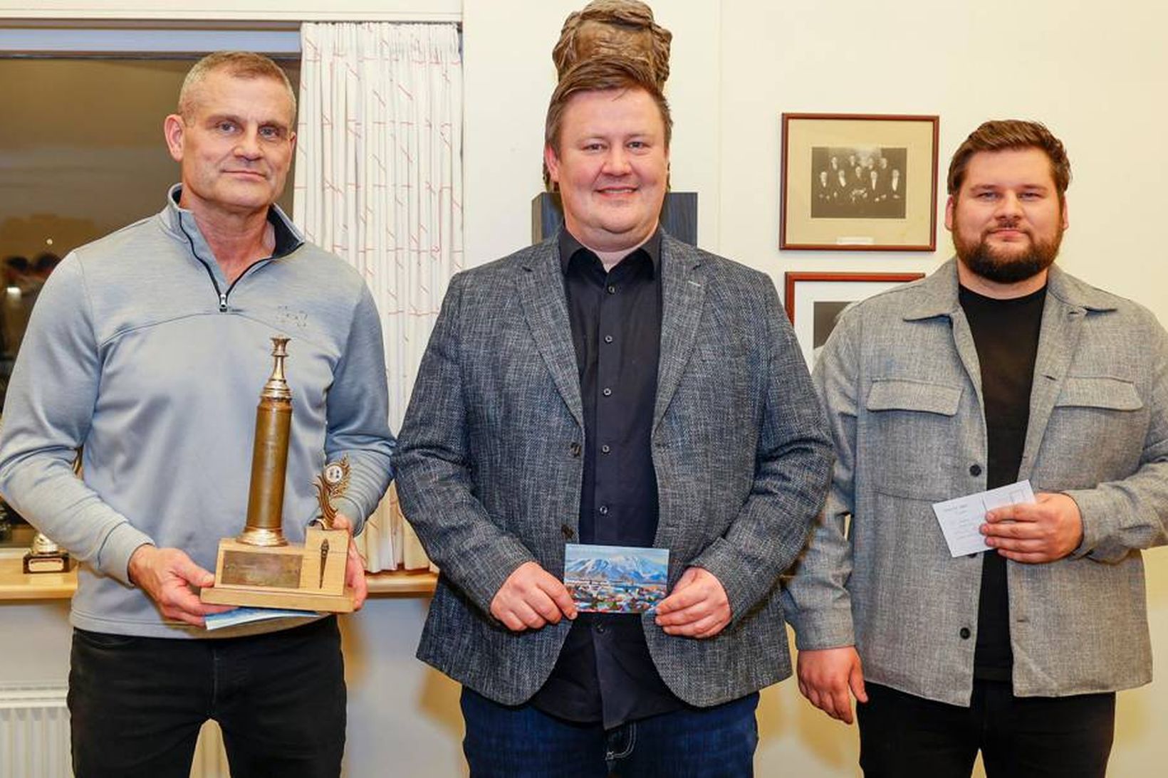 Alþjóðameistarinn Björn Þorfinnsson leiddi vinningslið Car Rental Iceland en með …
