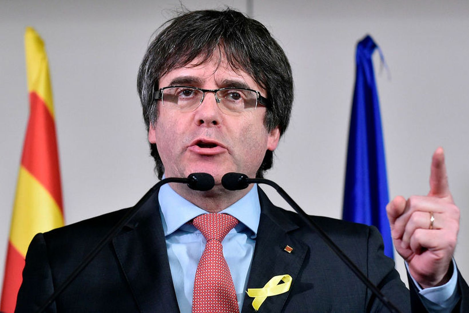 Carles Puigdemont, fyrrverandi forseti heimastjórnar Katalóníu, flutti sjónvarpsávarp frá Belgíu …