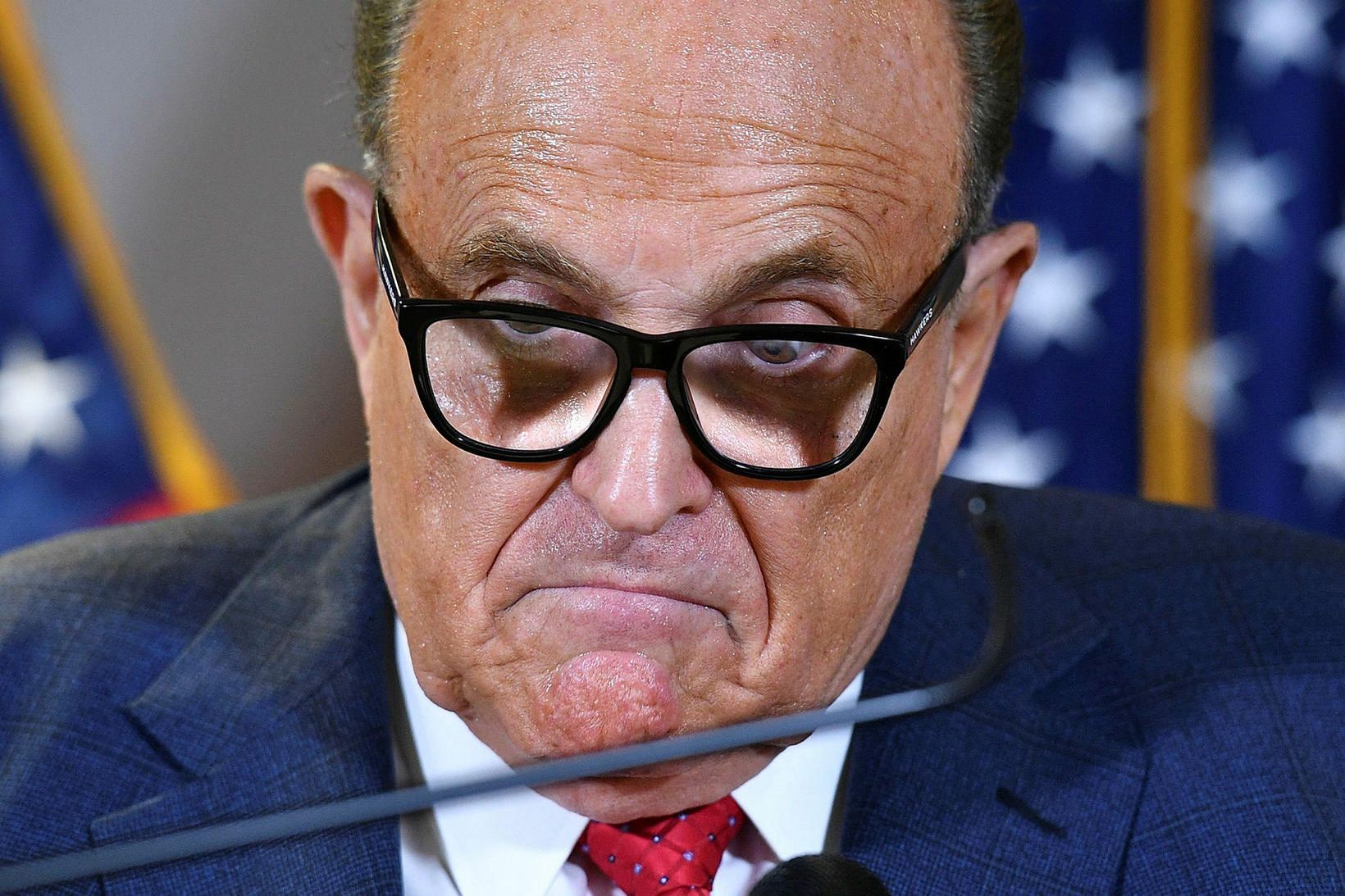 FBI framkvæmdi húsleit heima hjá Rudy Giuliani.