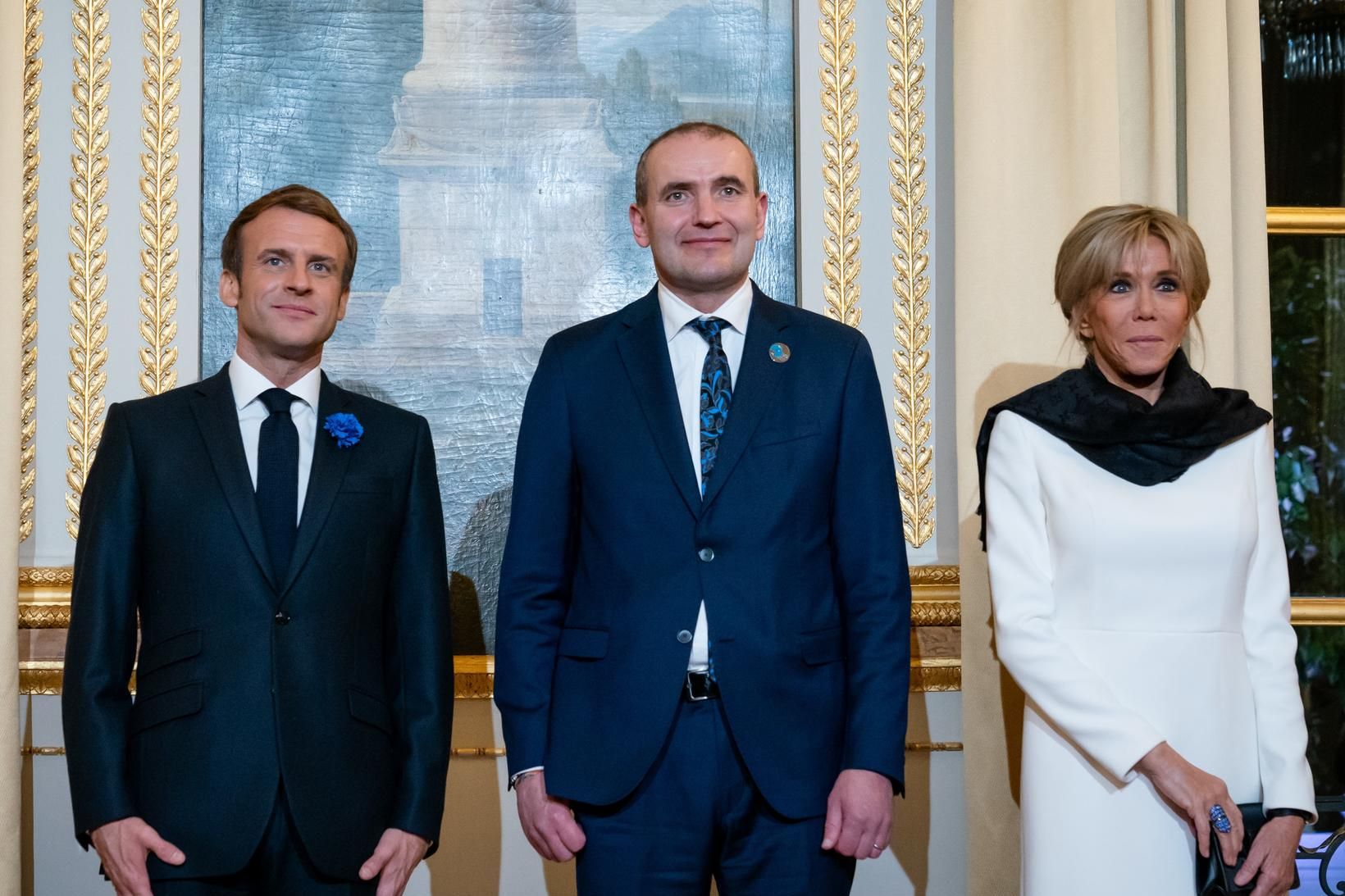 Guðni Th. Jóhannesson ásamt Emmanuel Macron Frakklandsforseta og Brigitte Marie-Claude …