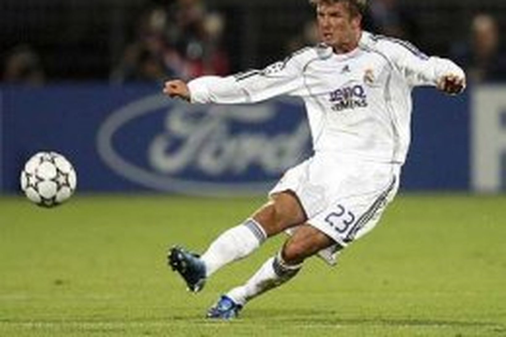Fer David Beckham frá Real Madrid eða gerir hann nýjan …