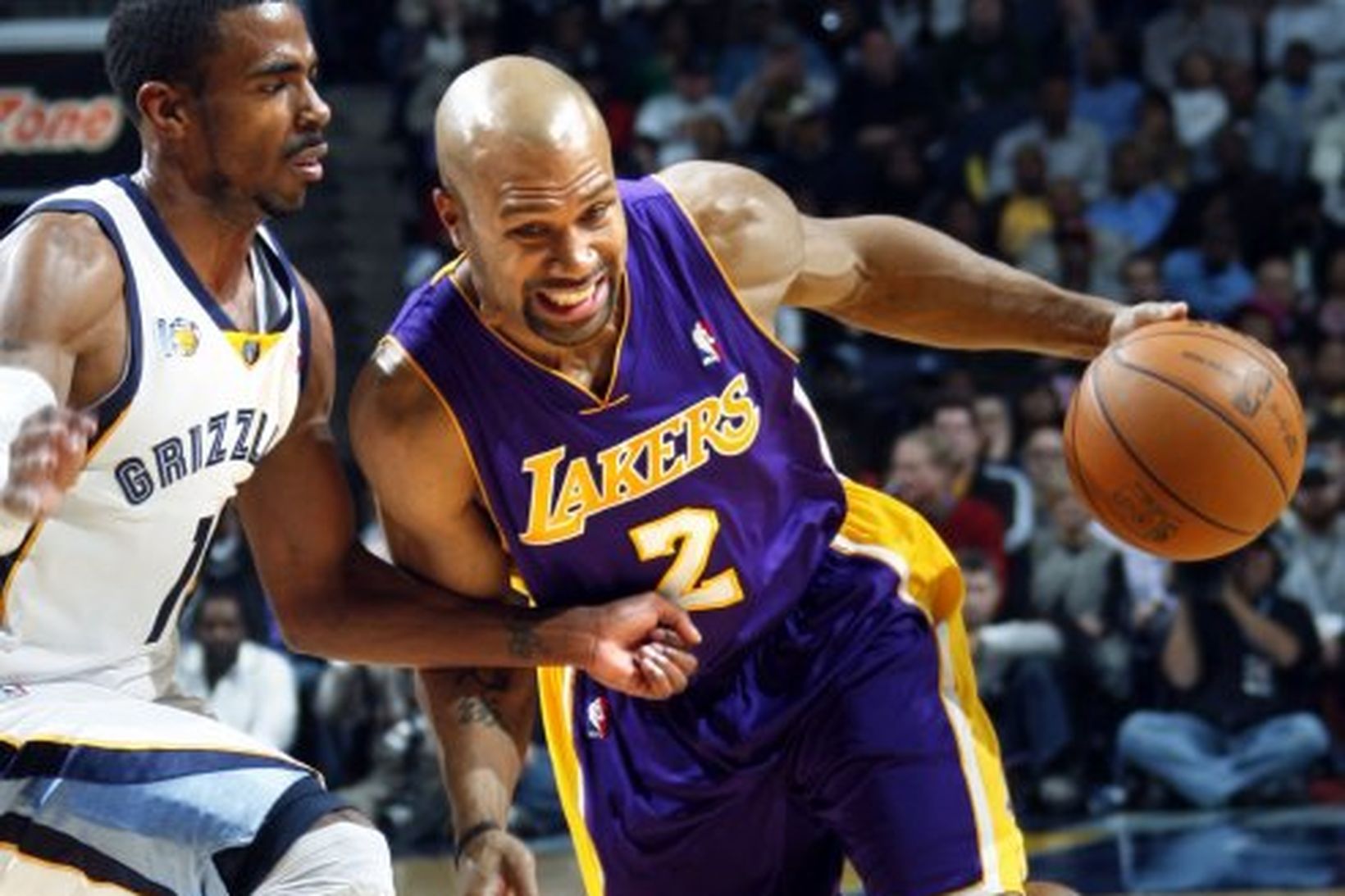 Derek Fisher skoraði sigurkörfu Lakers í nótt.