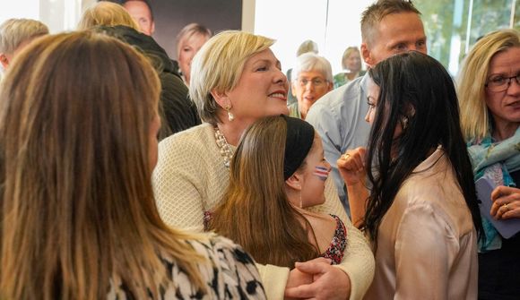 Margt um manninn í opnun kosningaskrifstofu Höllu