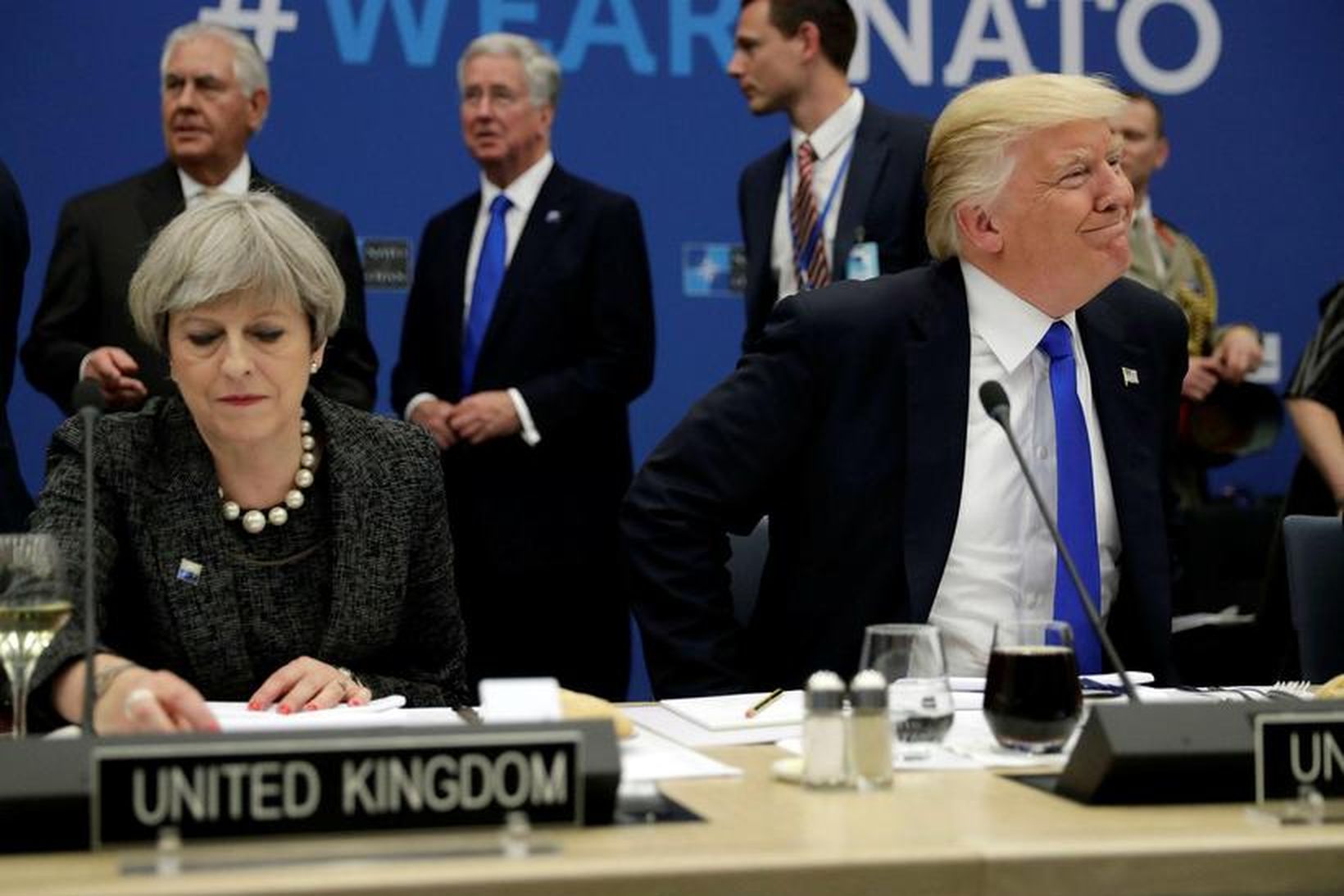 Theresa May og Donald Trump á leiðtogafundi NATO í Brussel.