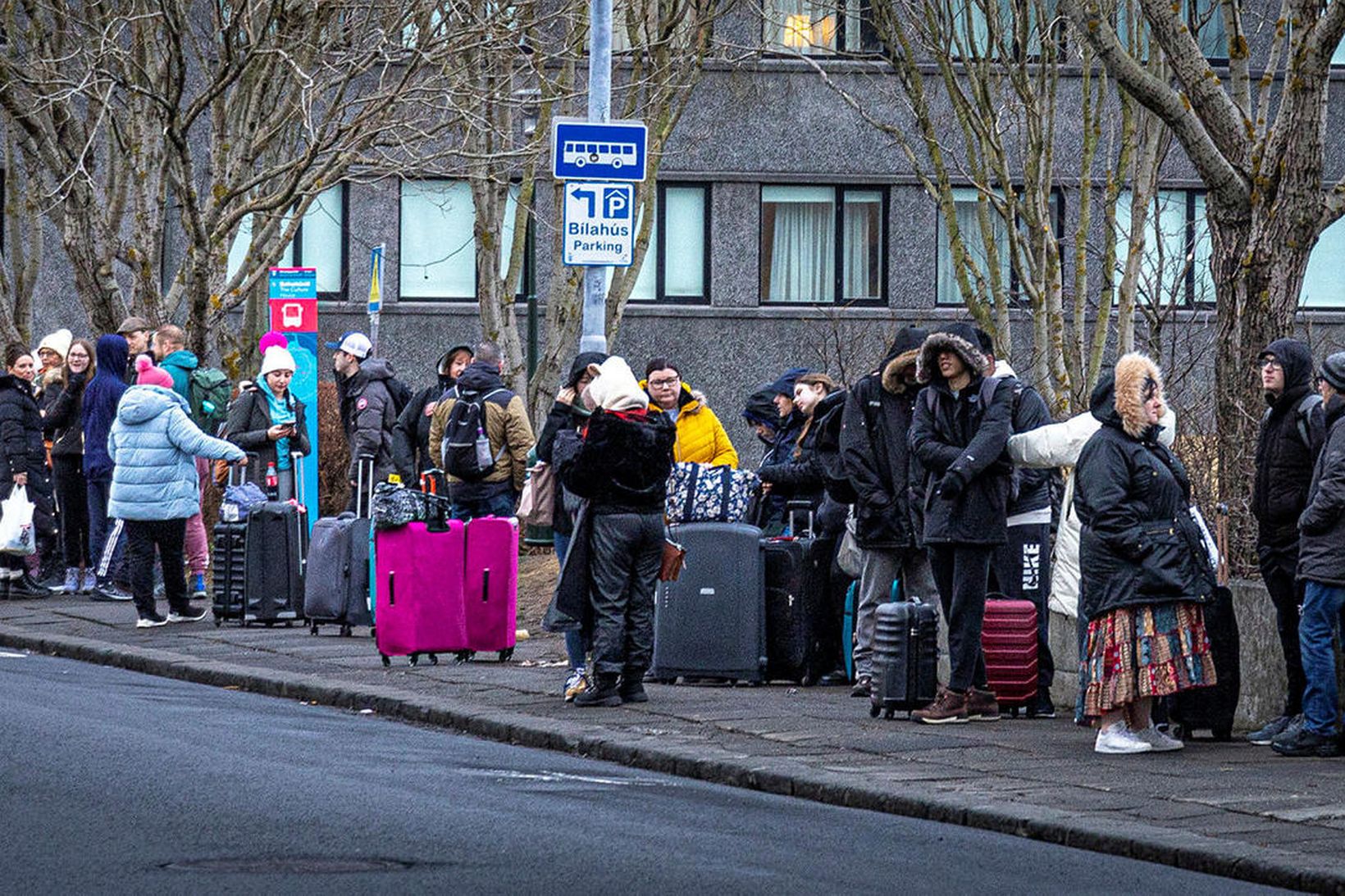 Fjöldi ferðamanna í mars var um 93% miðað við árið …