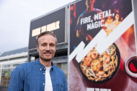 Einar Örn Einarsson elskar asískan mat og hefur nú opnað fyrsta veitingastaðinn Wok to Walk …