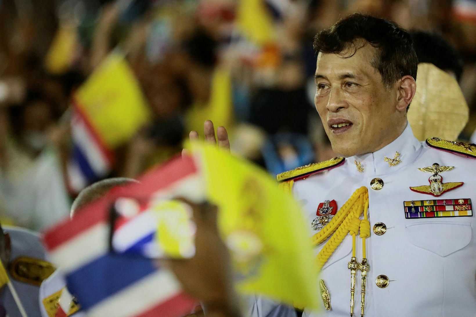 Konungur Taílands Maha Vajiralongkorn mun brátt undirrita nýju lög landsins …