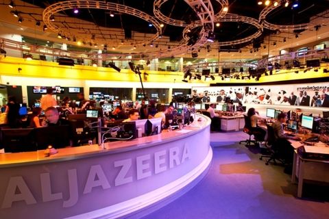 Stjórnvöld í Katar reka Al-Jazeera að hluta.