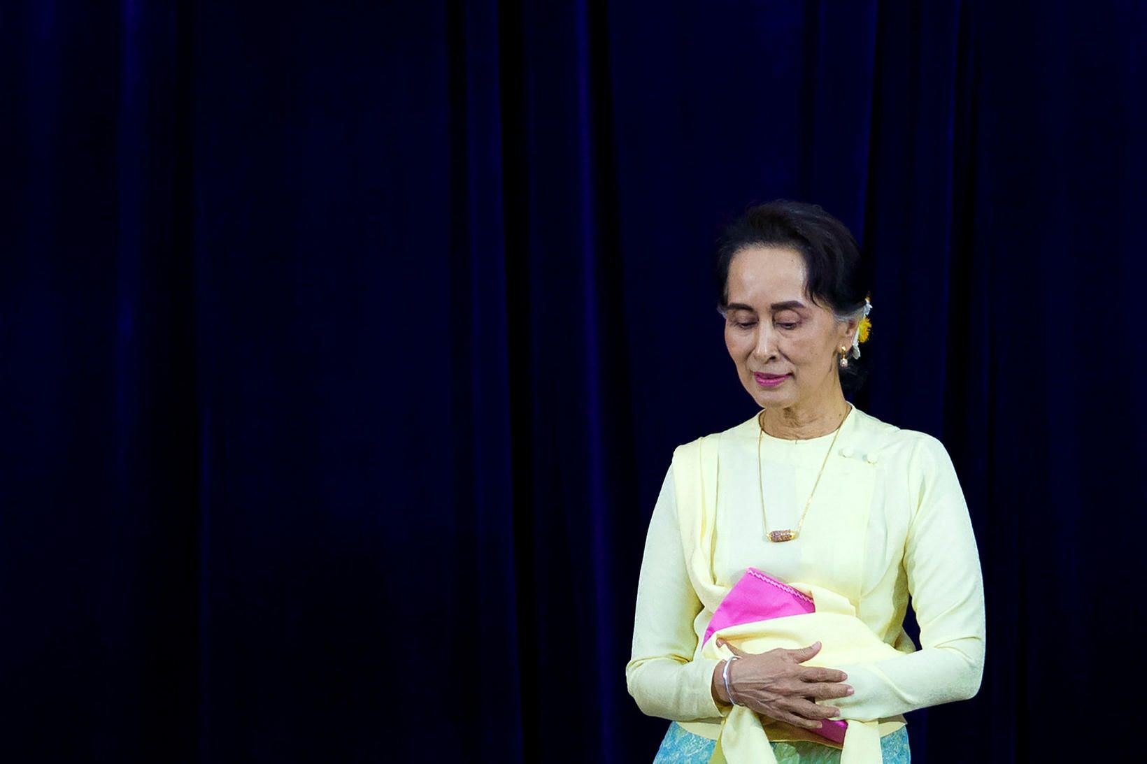 Aung San Suu Kyi er í varðhaldi.