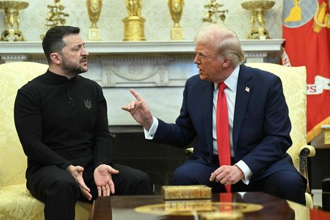Trump gagnrýnir Selenskí harðlega í nýrri færslu. Myndin er frá fundi leiðtoganna í Hvíta húsinu …