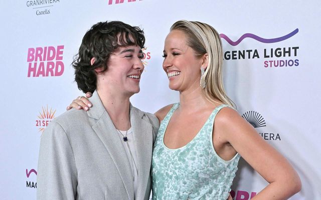 Leikkonan Anna Camp til hægri, ásamt kærustu sinni, stílistanum Jade Whipkey þegar þær mættu til …