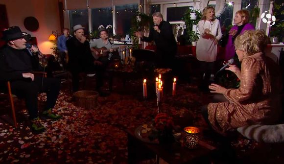 Sjáðu Helga Björns taka lokalagið og allt trylltist 