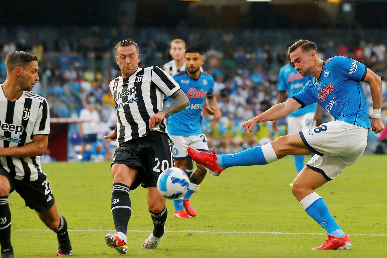 Juventus er í basli eftir tap gegn Napólí.