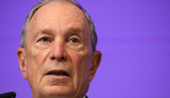 Bloomberg skráir sig til leiks