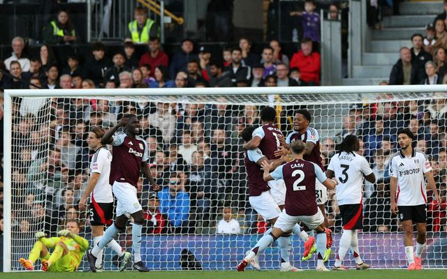 Villa-menn fagna marki Ollie Watkins.