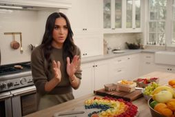 Meghan Markle í eldhúsinu í þættinum sínum With Love, Meghan.