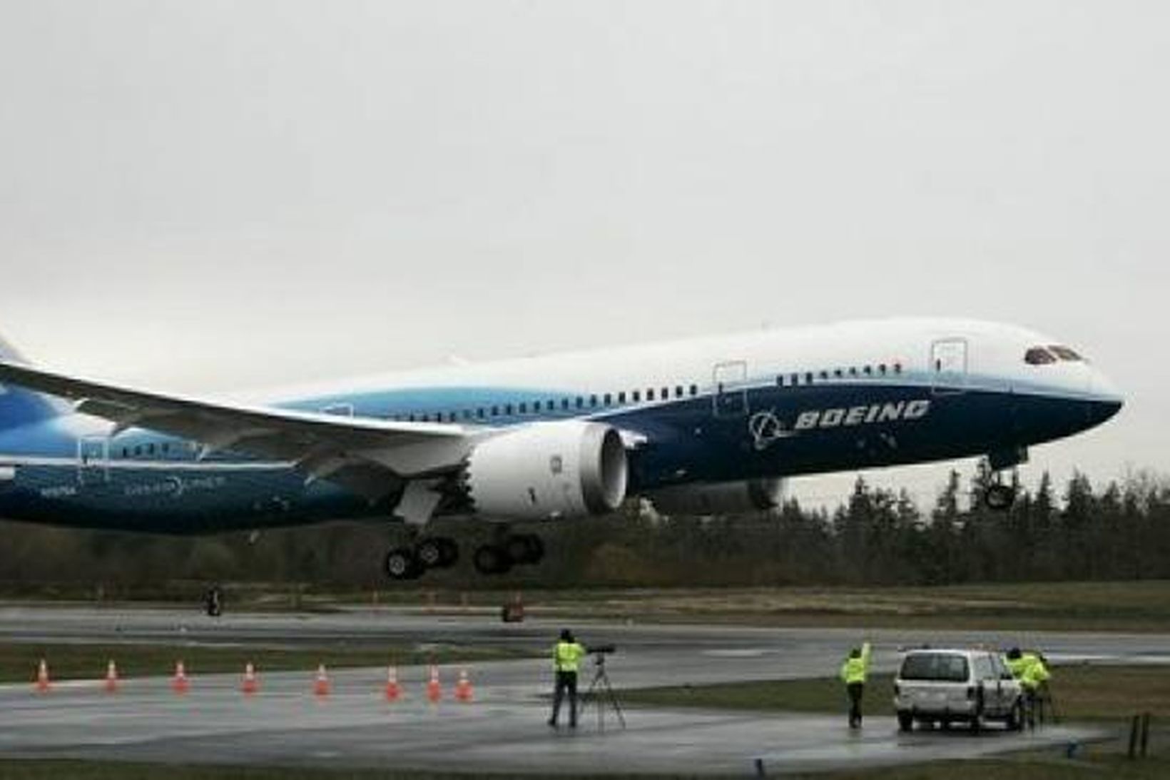 Boeing 787 farþegaflugvélinni var reynsluflogið í desember.