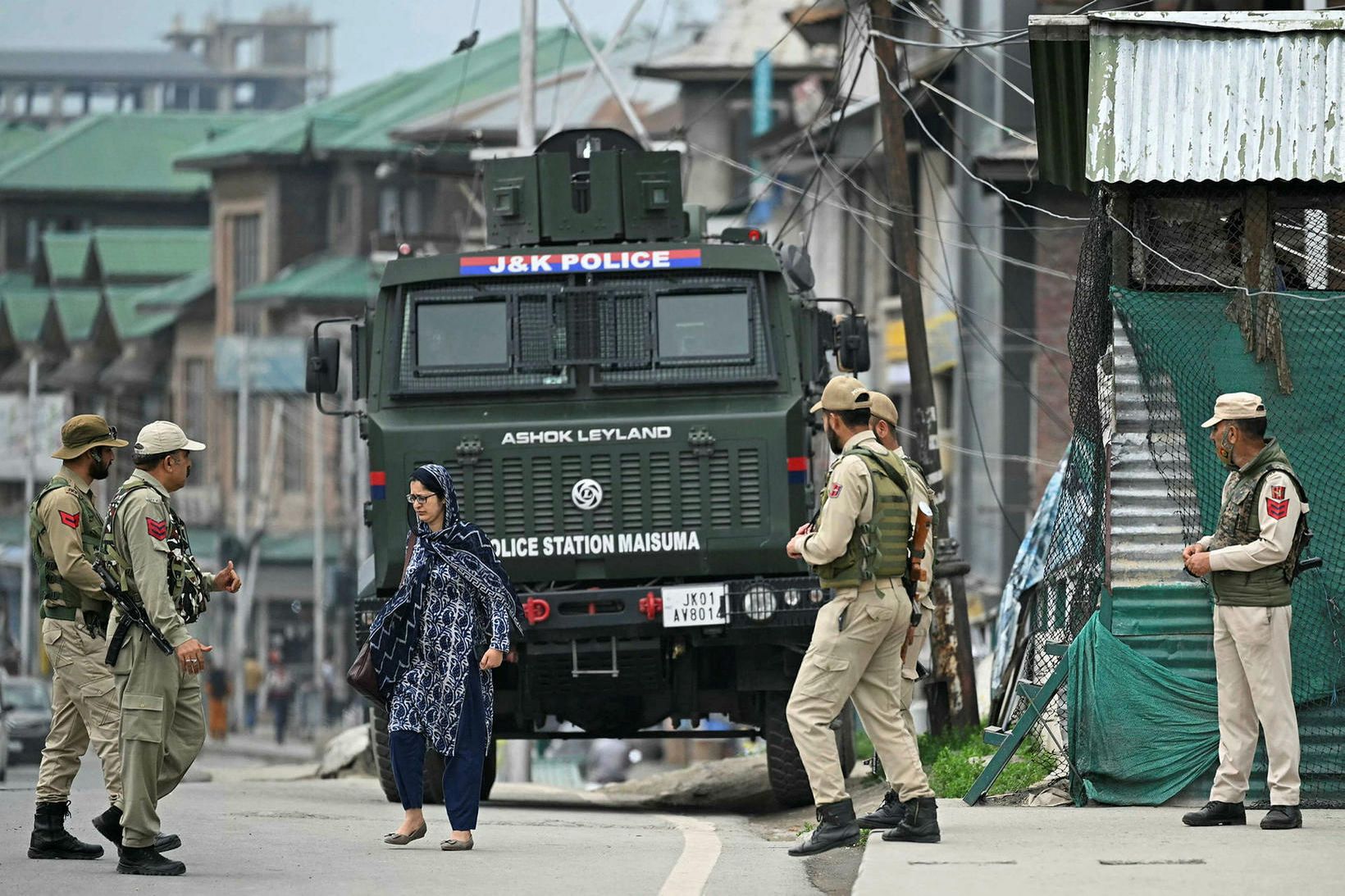 Indverskir hermenn í Srinagar í indverska hluta Kasmír.