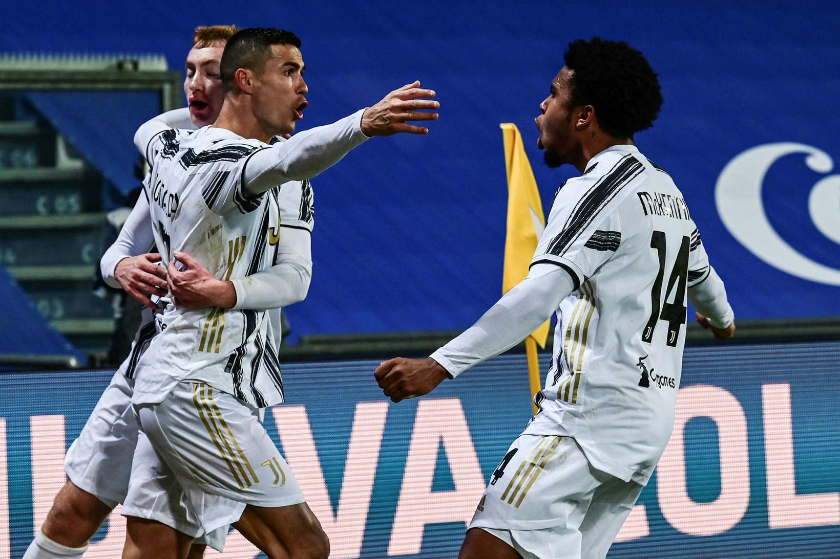 Cristiano Ronaldo fagnar marki sínu fyrir Juventus í gærkvöld.