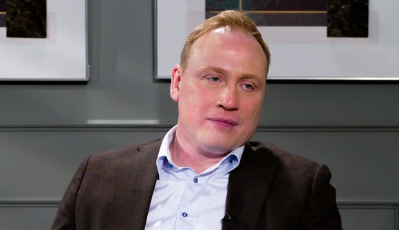 Heiðarlegra að koma með mál á þing