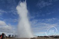 Geysir í Haukadal - ferðamenn