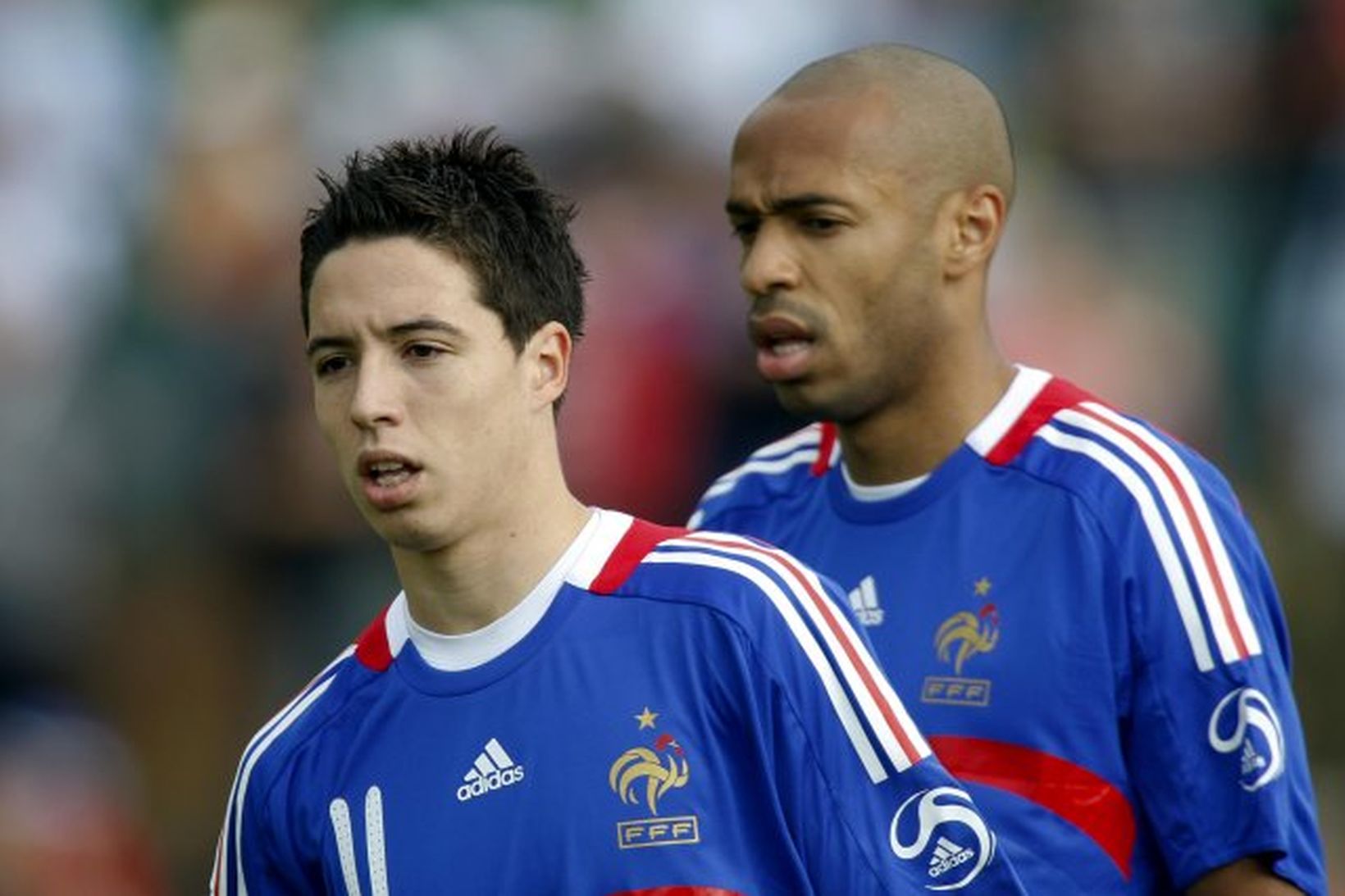 Samir Nasri ásamt fyrrum leikmanni Arsenal, Thierry Henry, í leik …