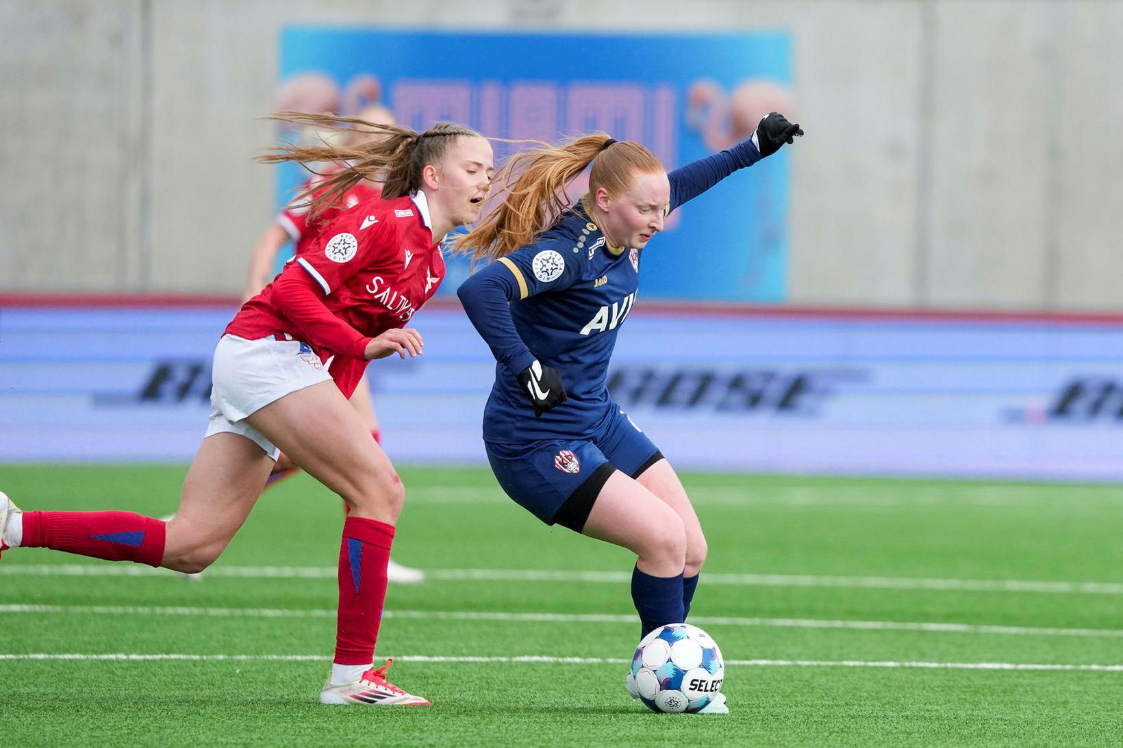 Þórdís Elva Ágústsdóttir með boltann í leiknum gegn Val.