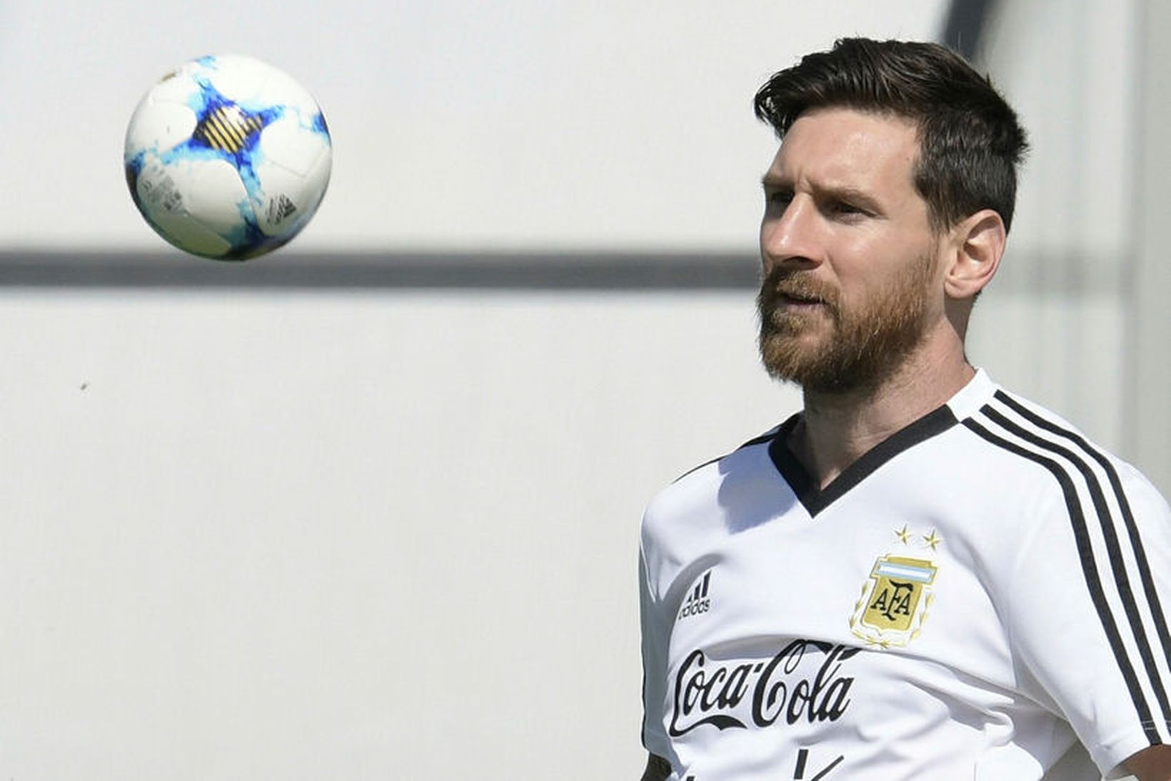 Messi á æfingu með Argentínu í dag.