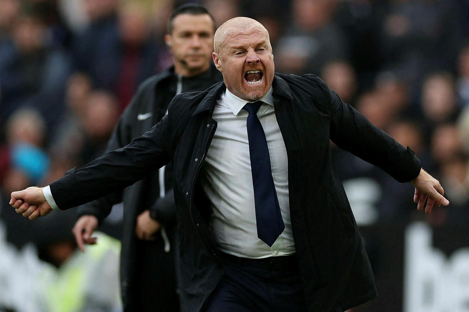 Lærisveinar Sean Dyche í Everton fara niður í fallsæti.