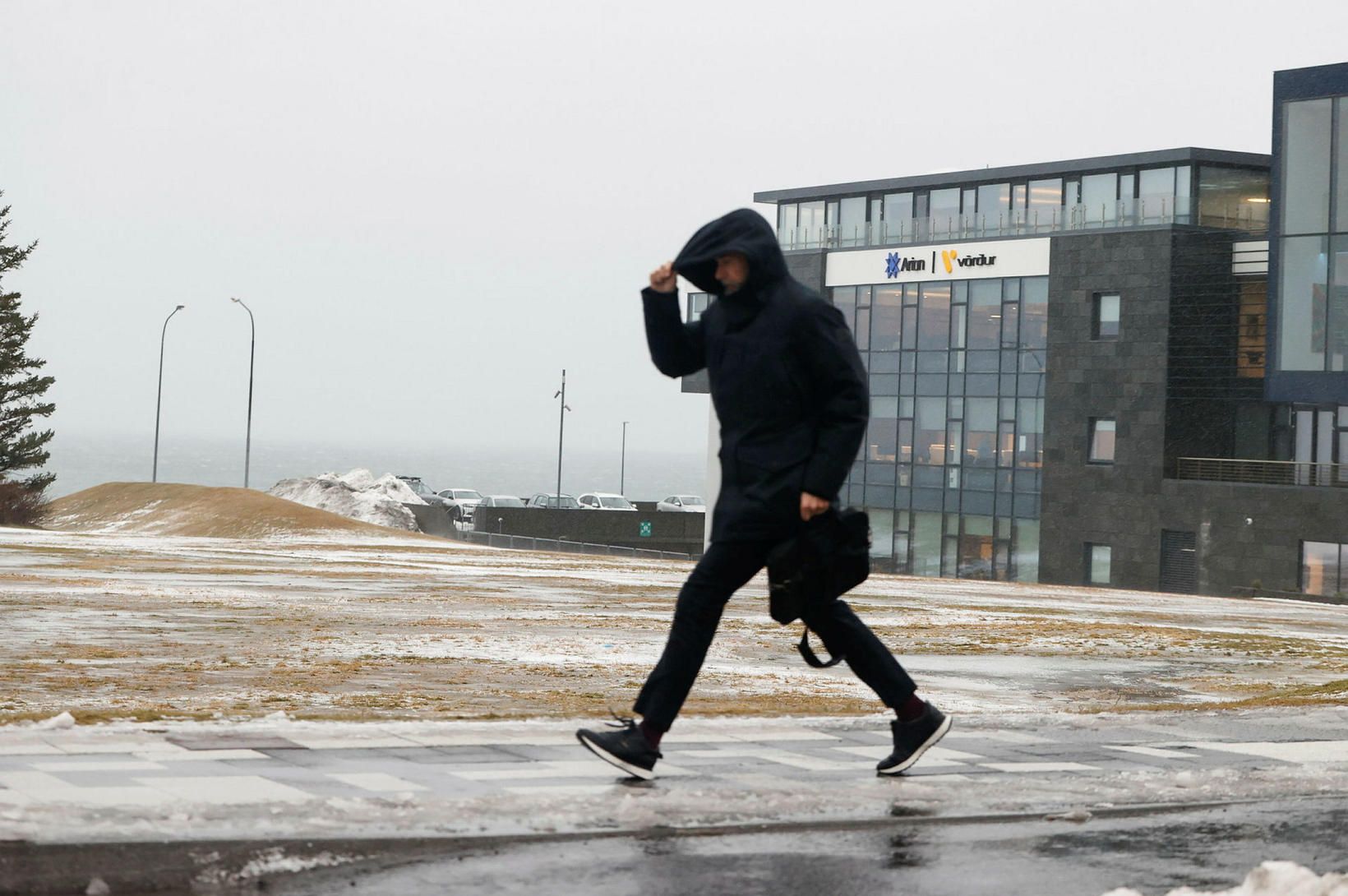 Sundlaugum, bókasöfnum og fleiru lokað vegna veðurs