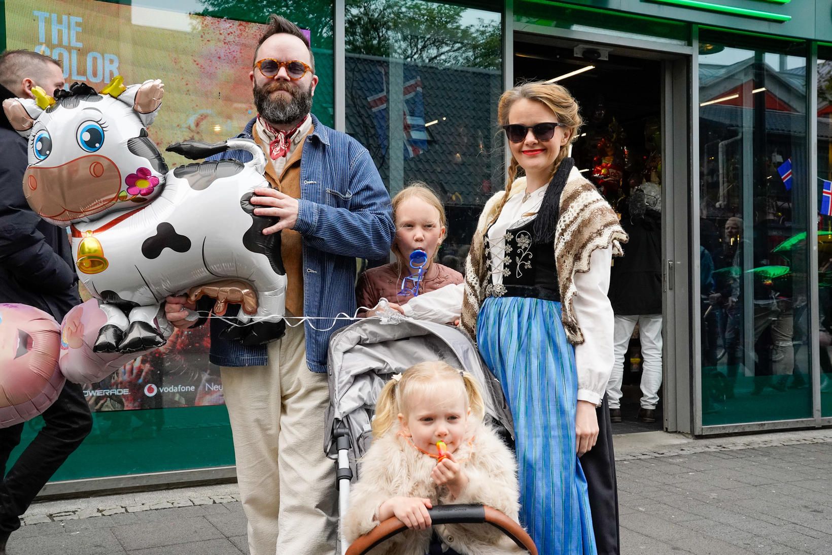 Þórunn Arna Kristjánsdóttir og Vignir Rafn Valþórsson leikarar og börn …