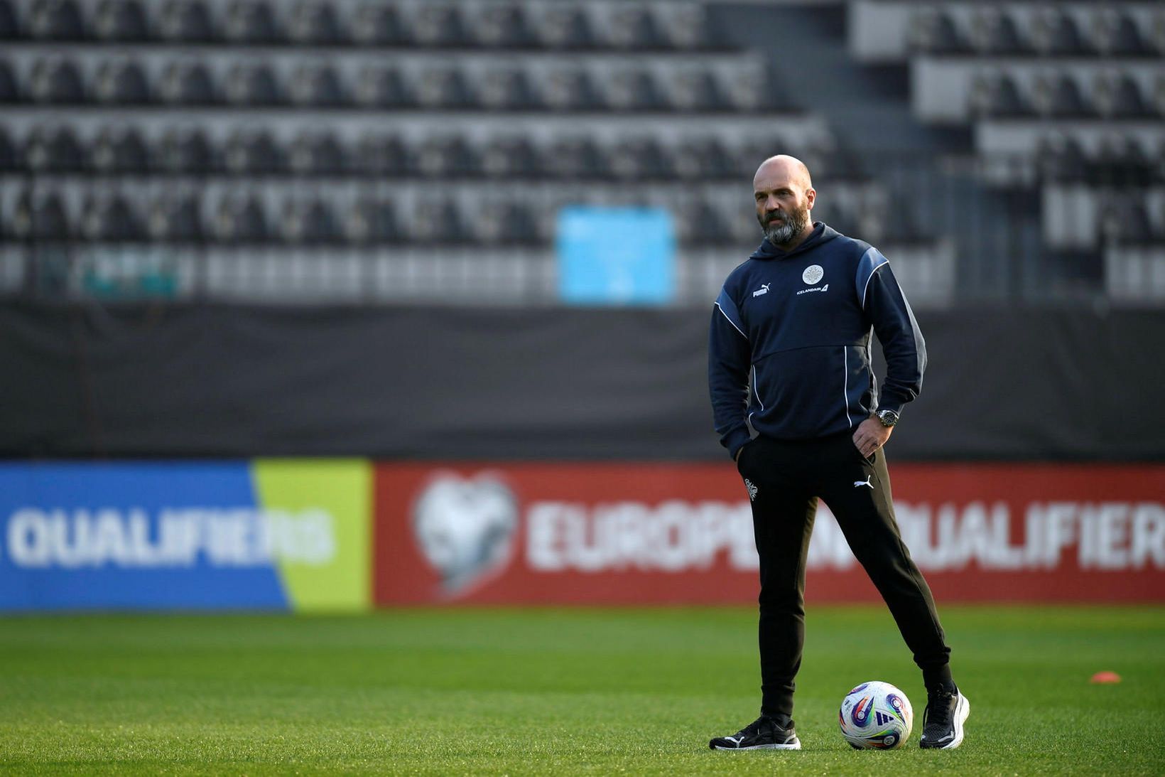 Ferðaðist ekki með liðinu – Logi verið veikur