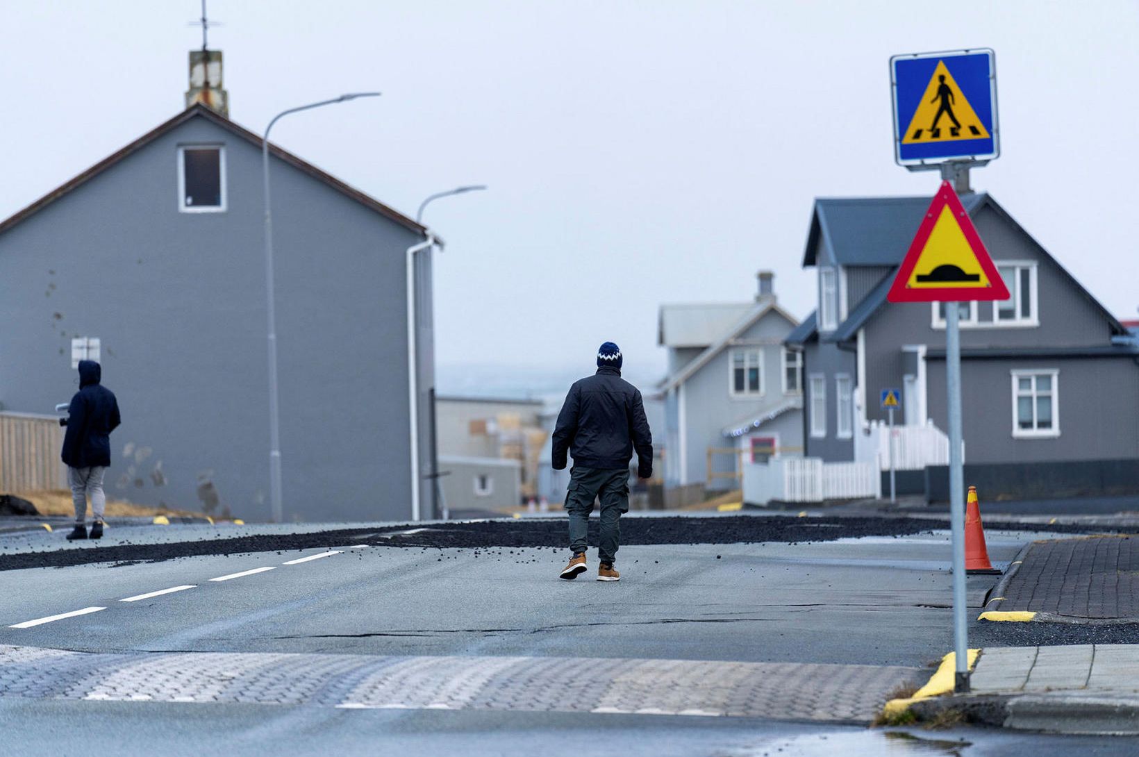 Bankar tregir til að lána Grindvíkingum