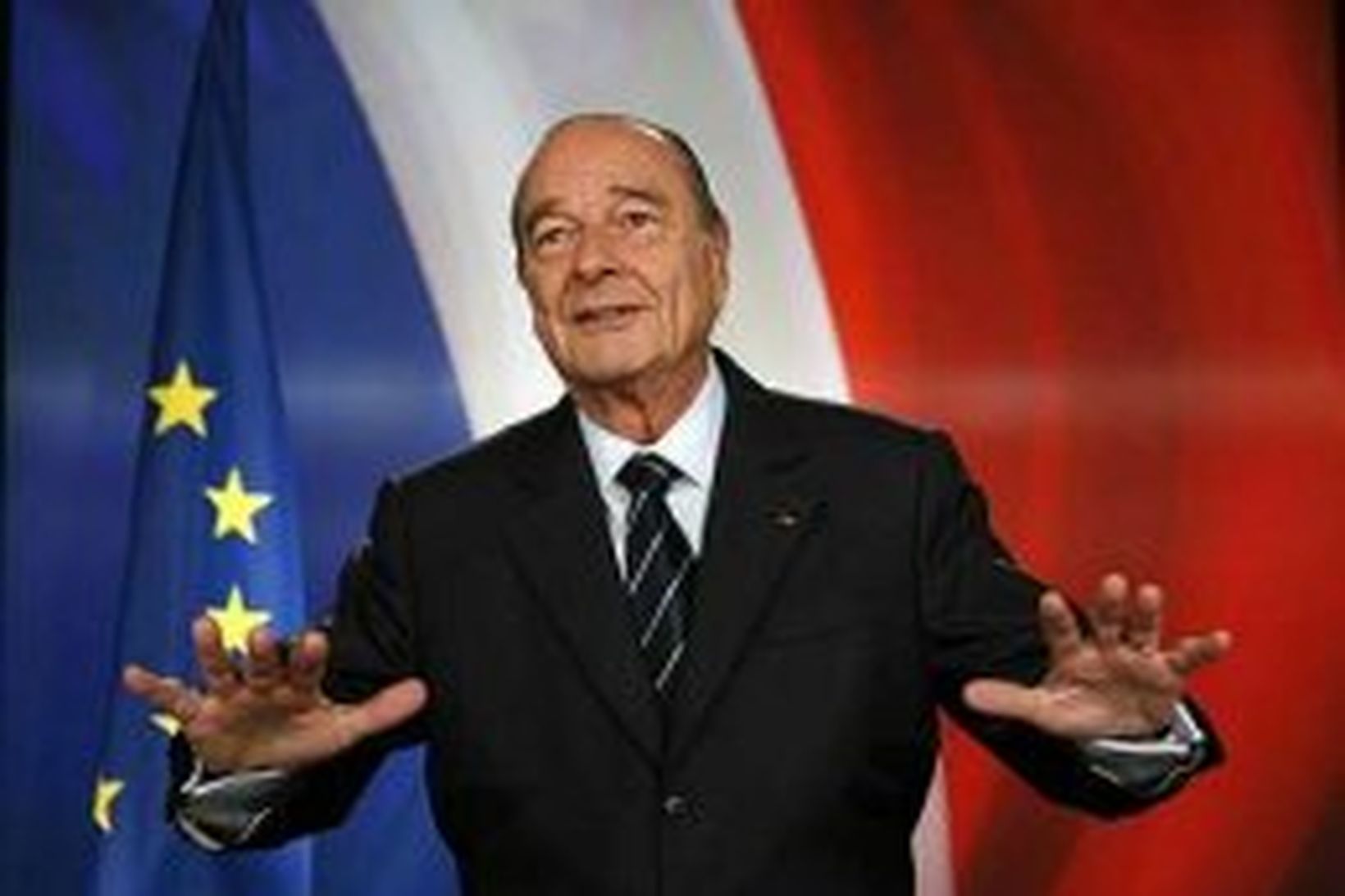 Chirac gafst upp á Sumo við þriðja bit.