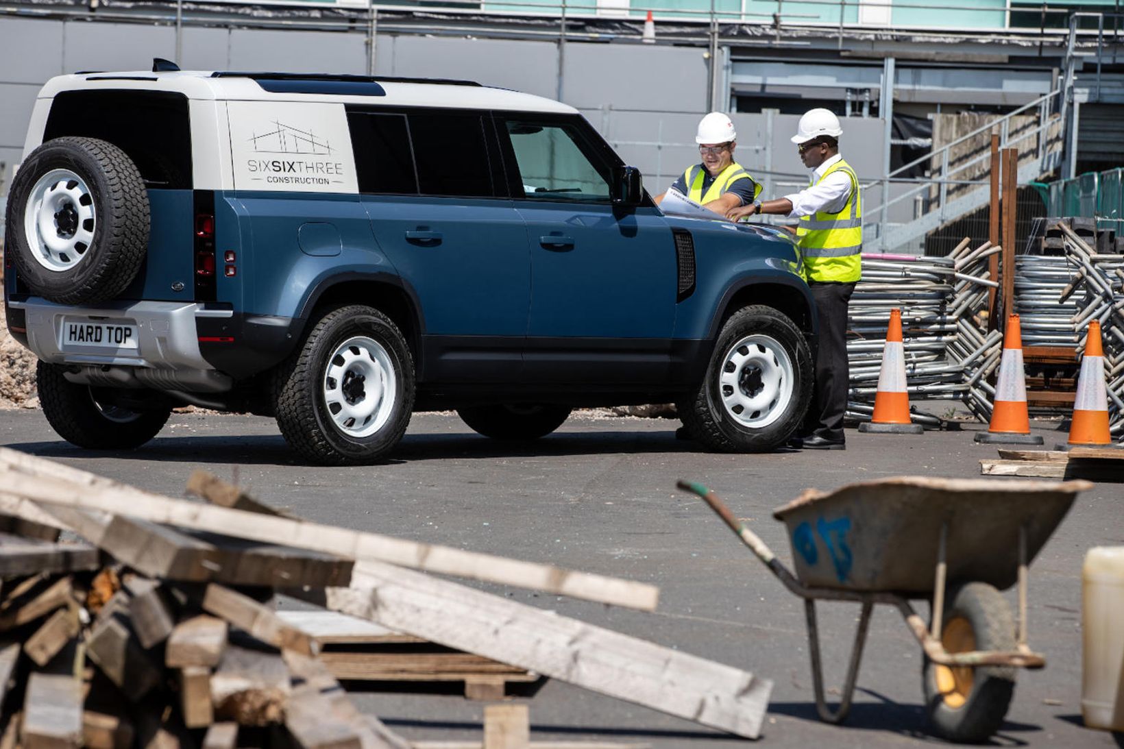 Defender Hard Top verður sniðinn að þörfum atvinnurekstrar.