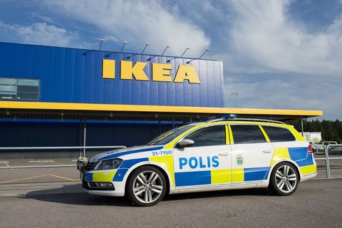 Frá verslun IKEA í Västeras þar sem árásin átti sér stað.