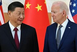Joe Biden (til hægri) og Xi Jinping í Indónesíu í morgun.