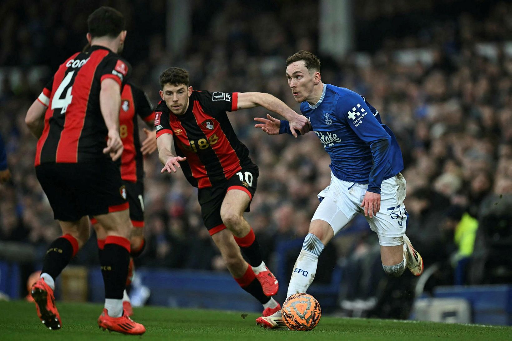 Ryan Christie í leik Bournemouth gegn Everton.