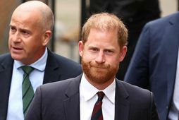 Harry Breta prins er hann mætti til réttarhaldanna í London í apríl.