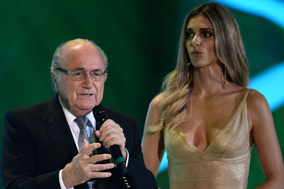Joseph Blatter forseti FIFA og Fernanda Lima.