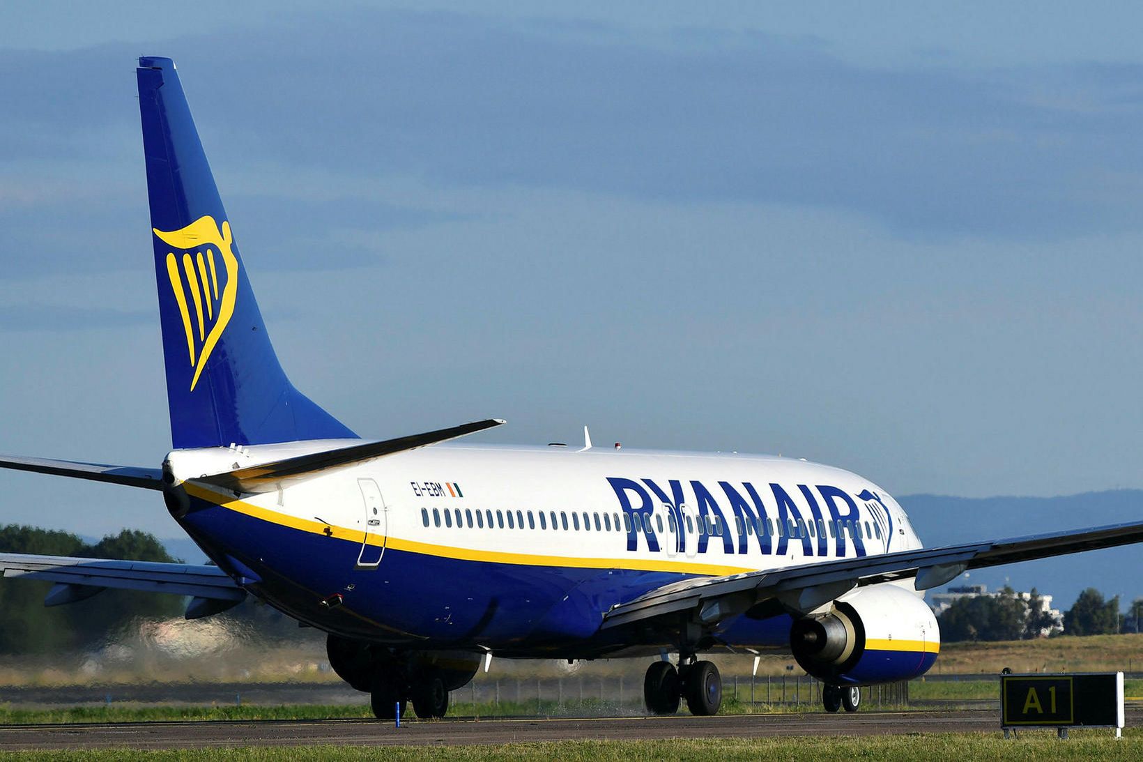 Boeing 737-vél frá Ryanair á Fiumicino-flugvellinum í Róm í fyrra.