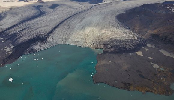 Röndin á leið út í lónið