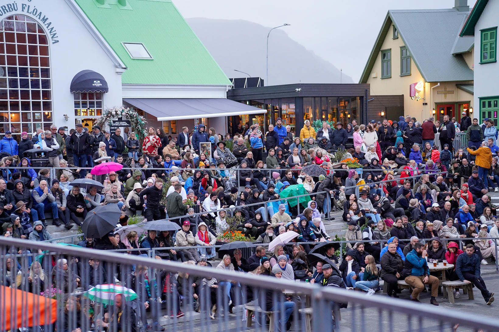 Margir gerðu sér glaðan dag um verslunarmannahelgina en því fylgja …