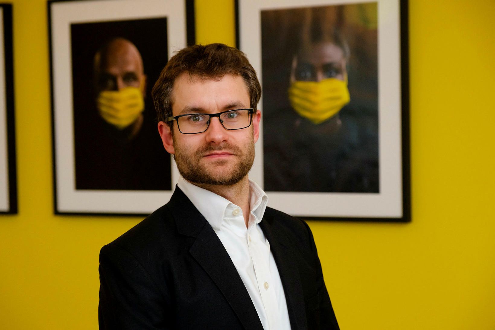 Simon Crowther, lögfræðingur alþjóðaskrifstofu Amnesty International, telur skýringar stjórnvalda ekki …