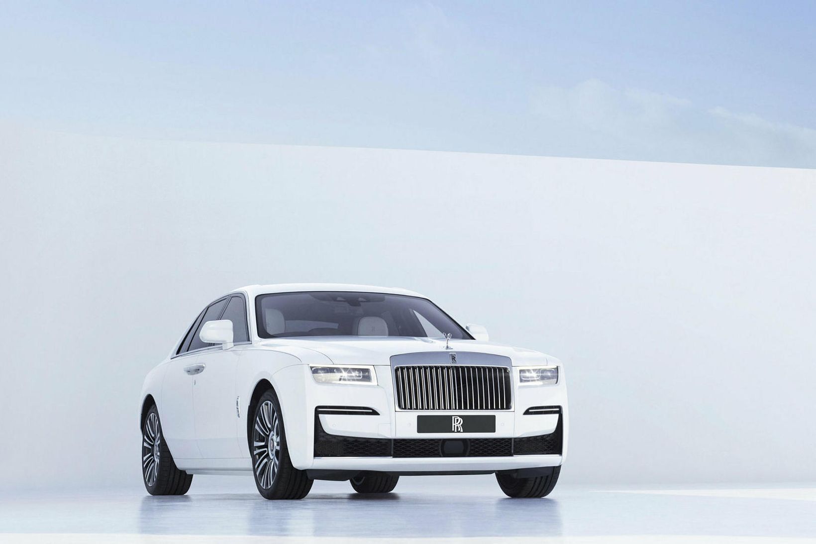 Stúdíómynd sem Rolls-Royce sendi frá sér í gær af „Ghost“.