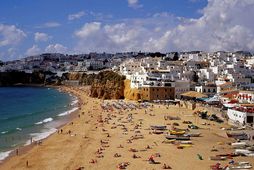 Portúgal er með langar strandlengjur. Þá hefur heimsborgin Lissabon upp á margt að bjóða