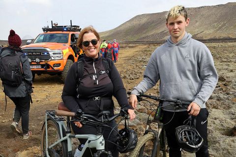Alda Áskelsdóttir and her son, Hrafn Steinar, at the eruption site earlier this week.